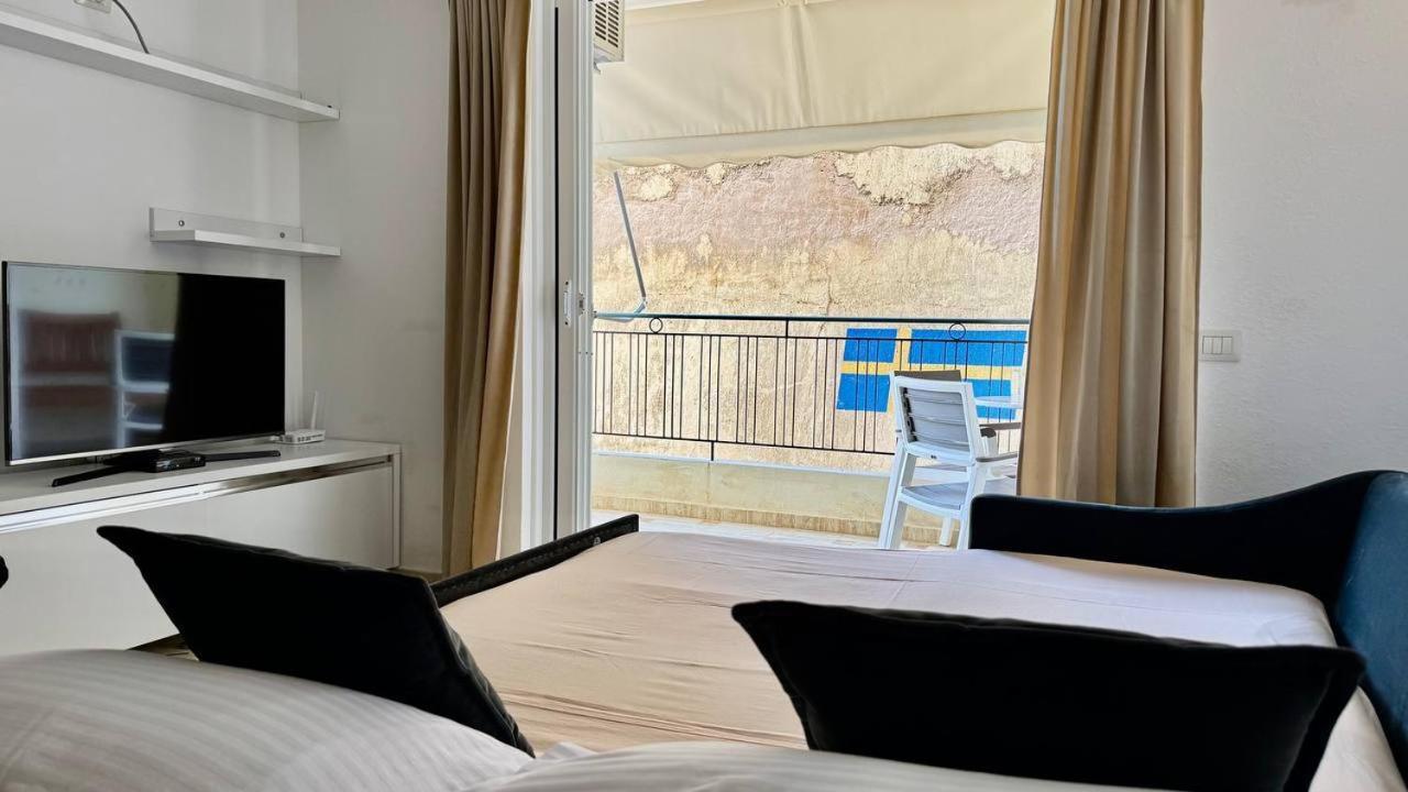 Sail View Boutique * Sarandë